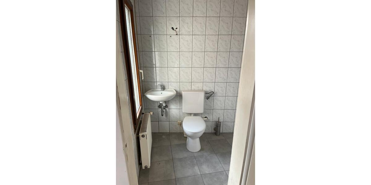 Einfamilienhaus Braunfels - 7 Zimmer, 140 m&sup2;, 1.000&euro; | Angebot:25088036