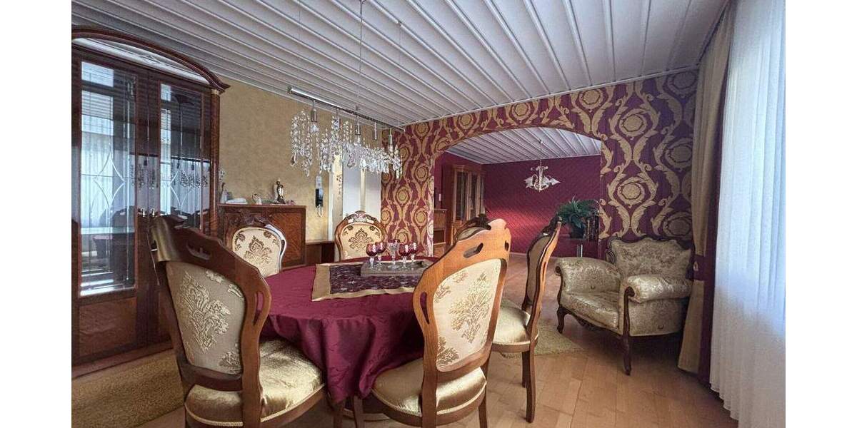 Mehrfamilienhaus, Wohnhaus Gladenbach / Mornshausen Mornshausen - 8 Zimmer, 280 m&sup2;, 299.000&euro; | Angebot:25736624