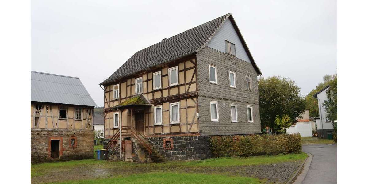 Einfamilienhaus Gladenbach - 8 Zimmer, 160 m&sup2;, 179.000&euro; | Angebot:25455828