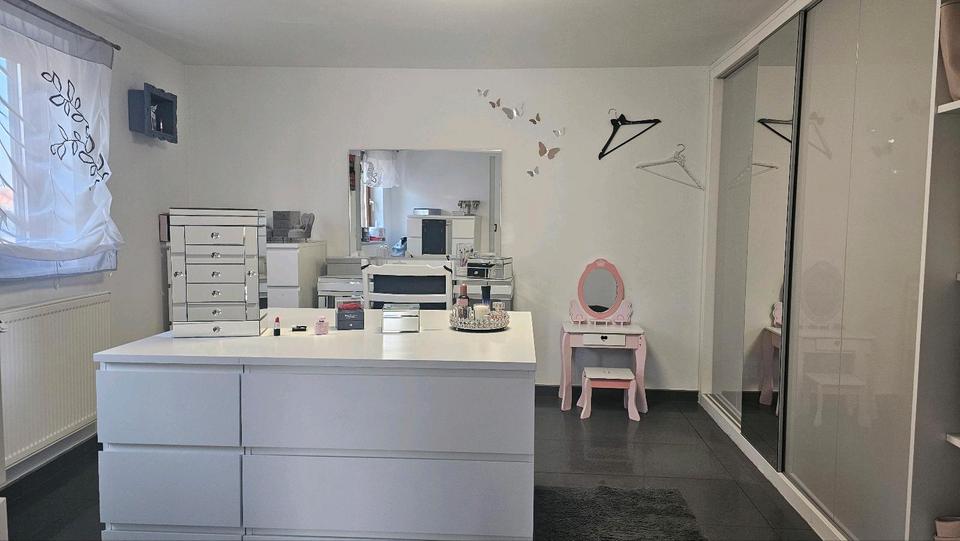 Einfamilienhaus Lich - 5 Zimmer, 150 m&sup2;, 350.000&euro; | Angebot:25286994