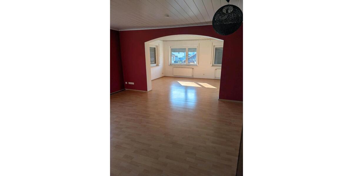 Etagenwohnung Butzbach - 4 Zimmer, 108 m&sup2;, 1.150&euro; | Angebot:25934564