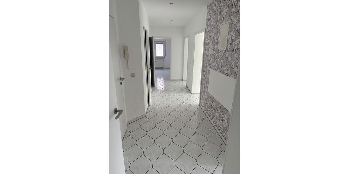 Etagenwohnung Pohlheim - 3 Zimmer, 90 m&sup2;, 850&euro; | Angebot:23704881
