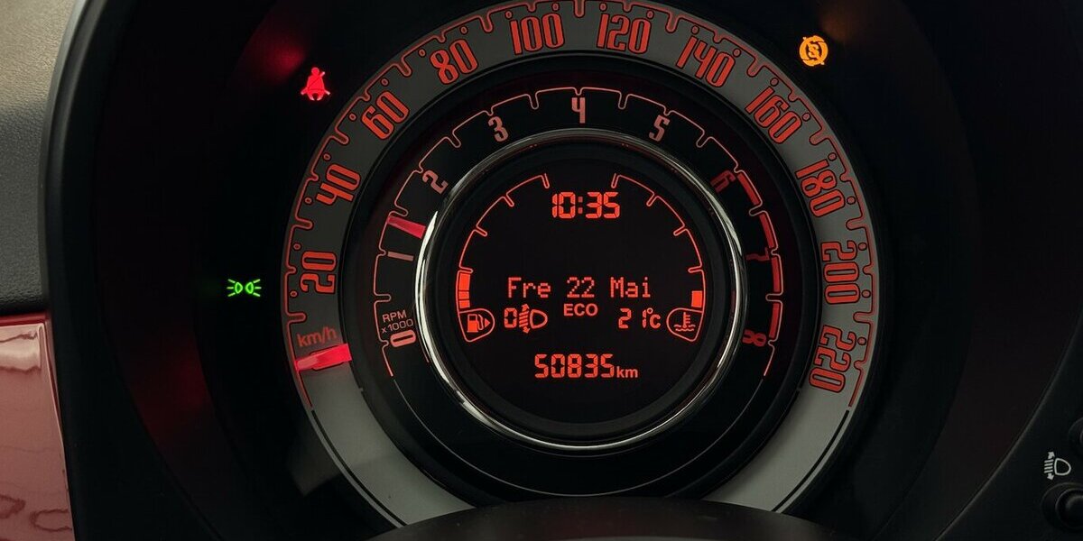 Fiat 500 0.9 TwinAir Lounge Schiebedach Klima PDC 50.900 km 9.595 &euro; Lich 35423