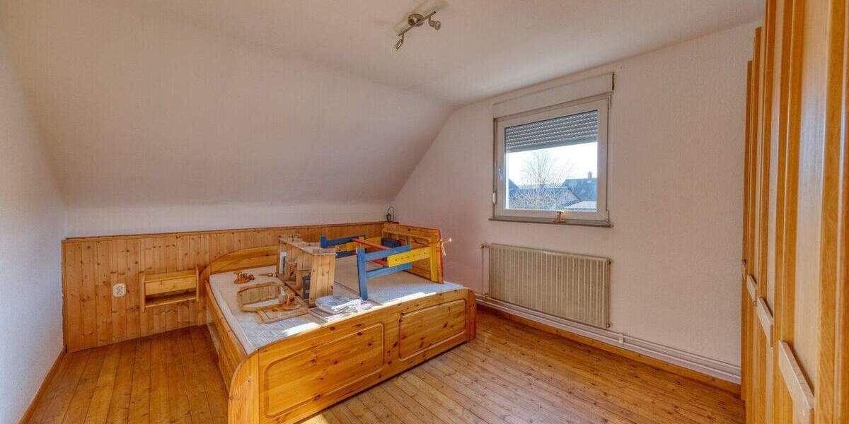 Mehrfamilienhaus, Wohnhaus Aßlar - 8 Zimmer, 186 m&sup2;, 219.000&euro; | Angebot:25697034