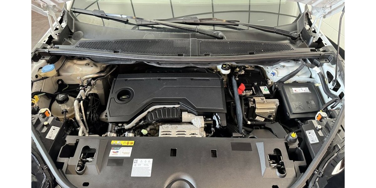 Peugeot 5008 145 Mild Hybrid Allure7 Sitzer LED CAM 18.200 km 27.520 &euro; Lich 35423