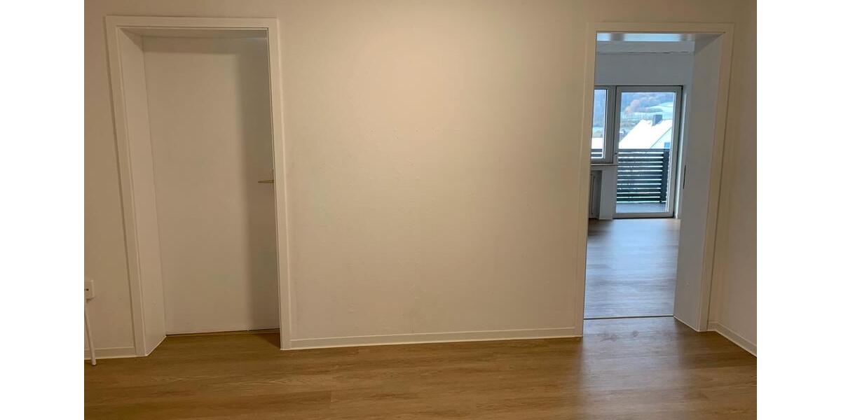 Etagenwohnung Gladenbach - 3 Zimmer, 90 m&sup2;, 780&euro; | Angebot:25844426