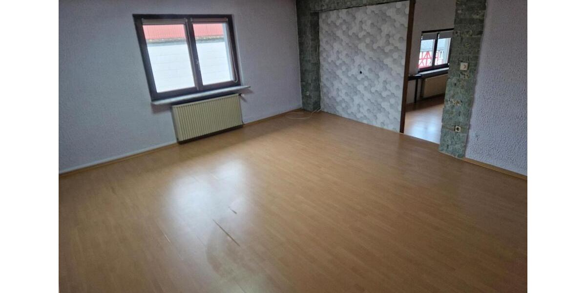 Einfamilienhaus Schöffengrund - 7 Zimmer, 176 m&sup2;, 260.000&euro; | Angebot:25852929