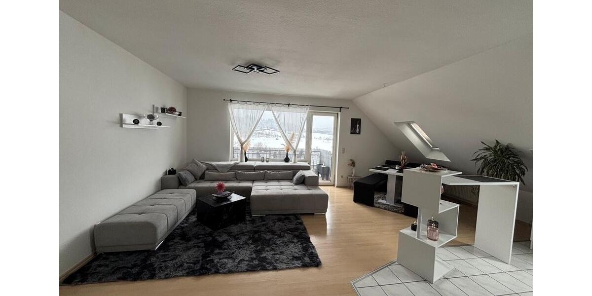 Dachgeschoßwohnung Waldsolms - 3.5 Zimmer, 72 m&sup2;, 650&euro; | Angebot:25360885