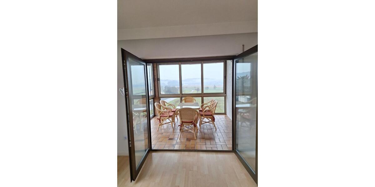 Etagenwohnung Solms - 3 Zimmer, 125 m&sup2;, 1.100&euro; | Angebot:25046820