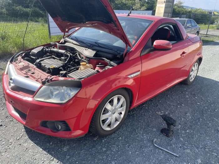 Opel Tigra 132.000 km 599 &euro; Ober-Mörlen 61239