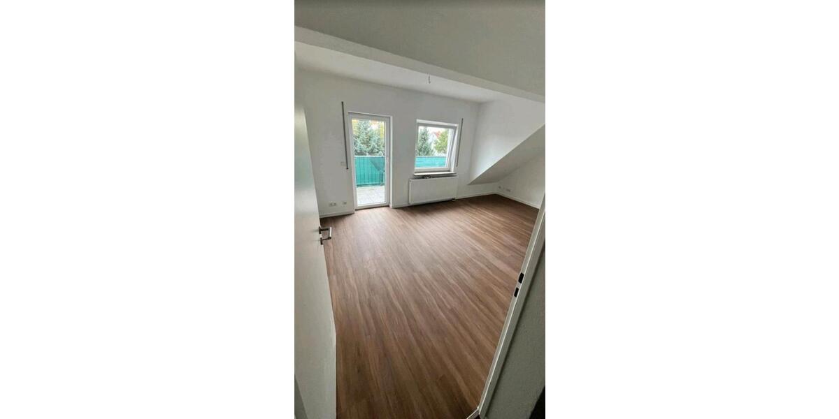 Dachgeschoßwohnung Wetzlar Dutenhofen - 4 Zimmer, 90 m&sup2;, 1.100&euro; | Angebot:25918779