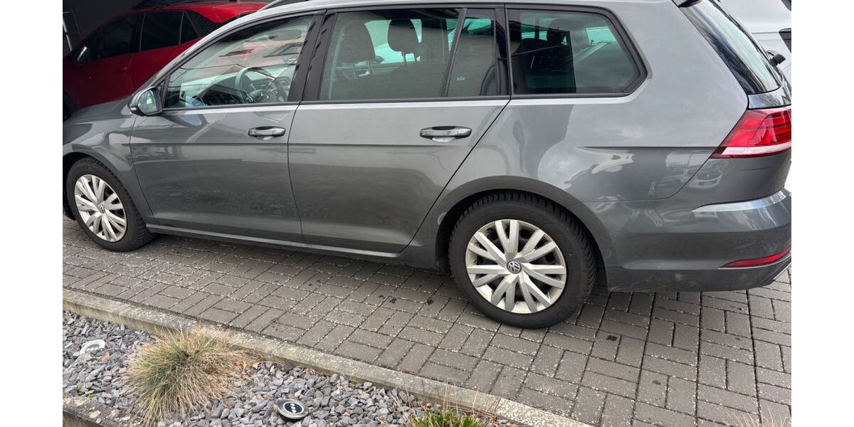 VW Golf 112.700 km 15.000 &euro; Münzenberg 35516