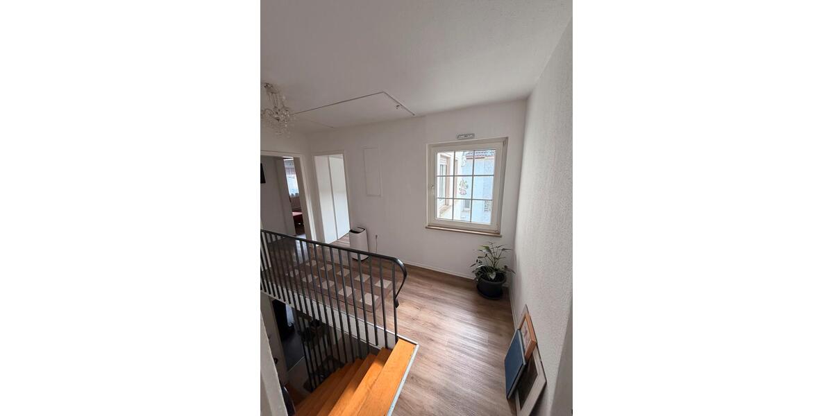 Etagenwohnung Pohlheim - 5 Zimmer, 120 m&sup2;, 1.400&euro; | Angebot:25945226