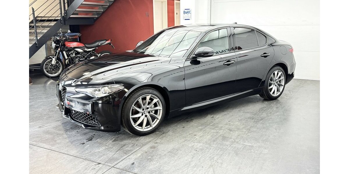 Alfa Romeo Giulia 2.0 Sprint Turbo 16V Xenon Leder Carplay 23.400 km 28.740 &euro; Lich 35423