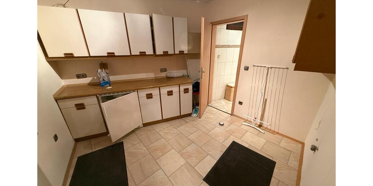 Einfamilienhaus Aßlar - 3 Zimmer, 140 m&sup2;, 1.300&euro; | Angebot:25810665