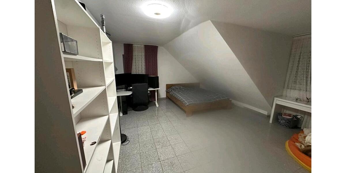 Dachgeschoßwohnung Sinn - 3 Zimmer, 85 m&sup2;, 800&euro; | Angebot:25613949