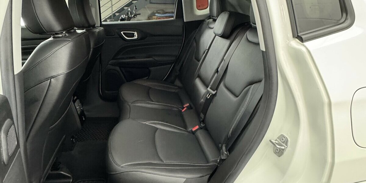 Jeep Compass S Plug-IN Hybrid 4WD 1.Hand Anhängerkplg 43.400 km 26.540 &euro; Lich 35423