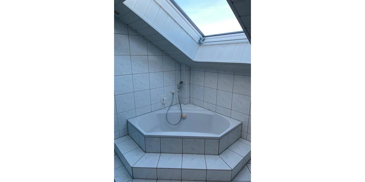 Dachgeschoßwohnung Hungen - 4 Zimmer, 108 m&sup2;, 780&euro; | Angebot:26634051