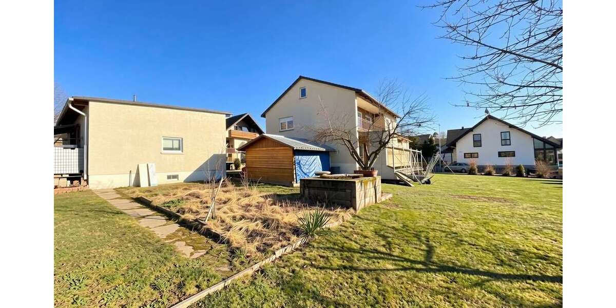 Mehrfamilienhaus mit drei Wohneinheiten und weiterem Baupotenzial - Mehrfamilienhaus, Wohnhaus Aßlar | Angebot:25258520