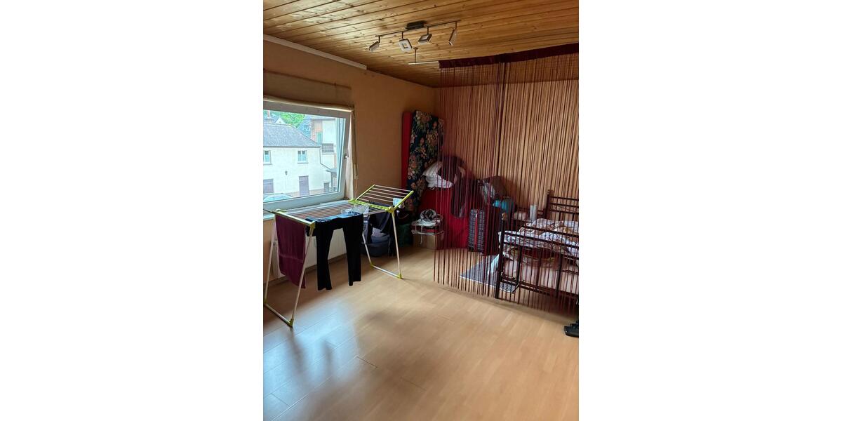 Etagenwohnung Aßlar - 4 Zimmer, 95 m&sup2;, 1.150&euro; | Angebot:26663195