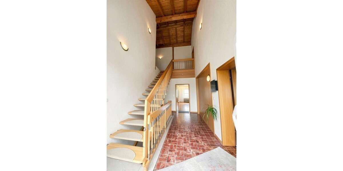 Einfamilienhaus Aßlar - 7 Zimmer, 240 m&sup2;, 460.000&euro; | Angebot:27130563
