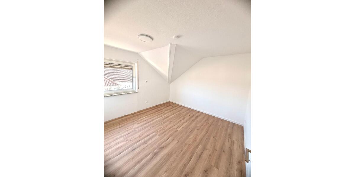 Etagenwohnung Buseck - 3 Zimmer, 76 m&sup2;, 800&euro; | Angebot:25415130