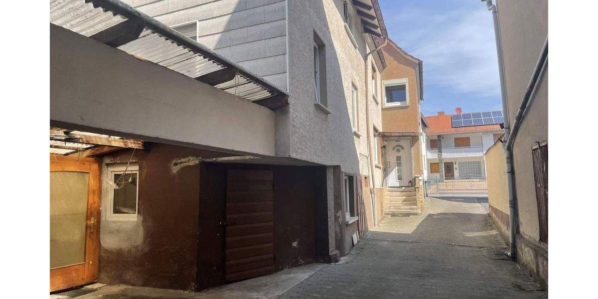 Mehrfamilienhaus, Wohnhaus Buseck Alten-Buseck - 7 Zimmer, 280 m&sup2;, 320.000&euro; | Angebot:25782526