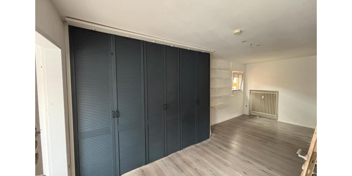 Etagenwohnung Butzbach - 6 Zimmer, 180 m&sup2;, 2.000&euro; | Angebot:25290215