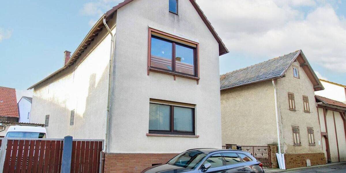 Mehrfamilienhaus, Wohnhaus Lich Bettenhausen - 6 Zimmer, 151 m&sup2;, 195.000&euro; | Angebot:26029083