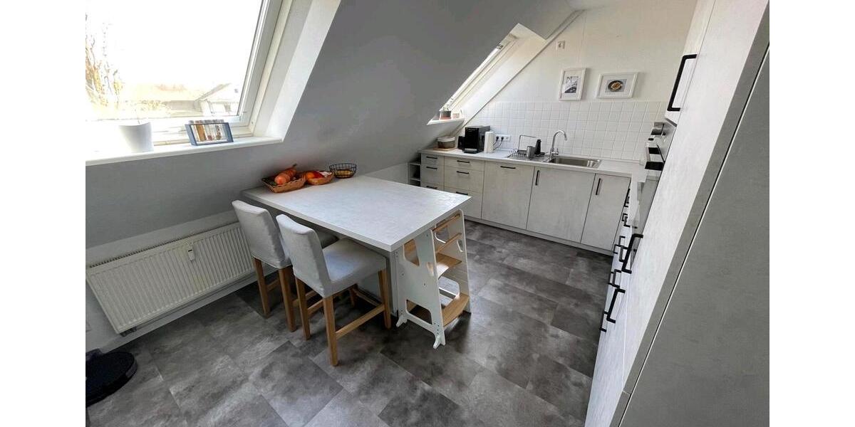 Dachgeschoßwohnung Marburg Cappel - 4 Zimmer, 144 m&sup2;, 1.200&euro; | Angebot:25962830