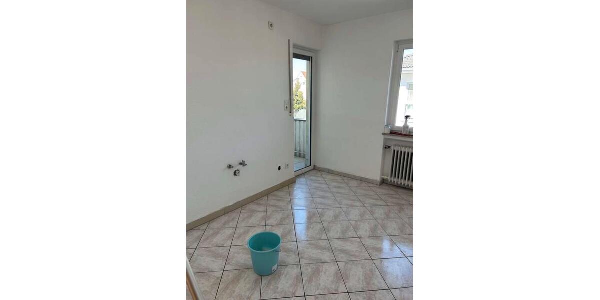 Etagenwohnung Butzbach - 4 Zimmer, 86 m&sup2;, 1.000&euro; | Angebot:25929752