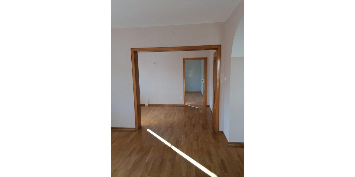 Erdgeschoßwohnung Hungen - 2.5 Zimmer, 100 m&sup2;, 750&euro; | Angebot:18671230