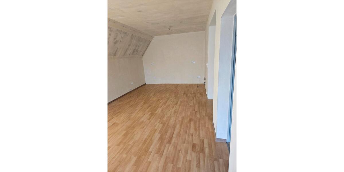 Etagenwohnung Mittenaar - 3 Zimmer, 80 m&sup2;, 720&euro; | Angebot:25945219