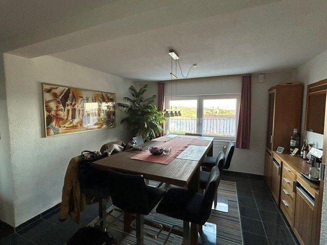 Einfamilienhaus Weimar (Lahn) - 7 Zimmer, 201 m&sup2;, 645.000&euro; | Angebot:27002302