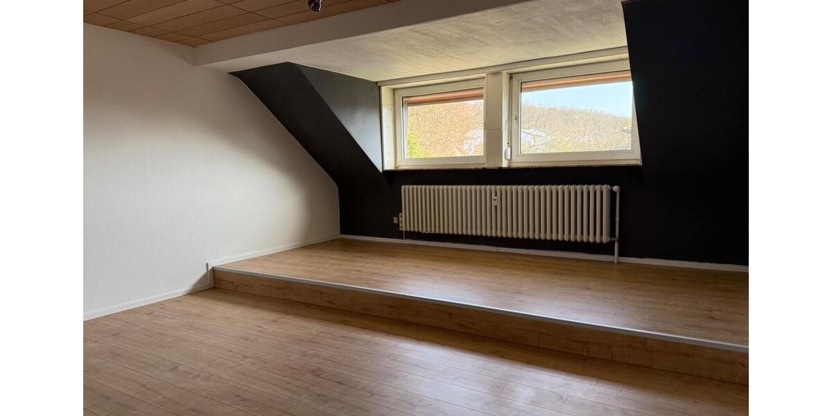 Dachgeschoßwohnung Linden - 3 Zimmer, 94 m&sup2;, 890&euro; | Angebot:25394449