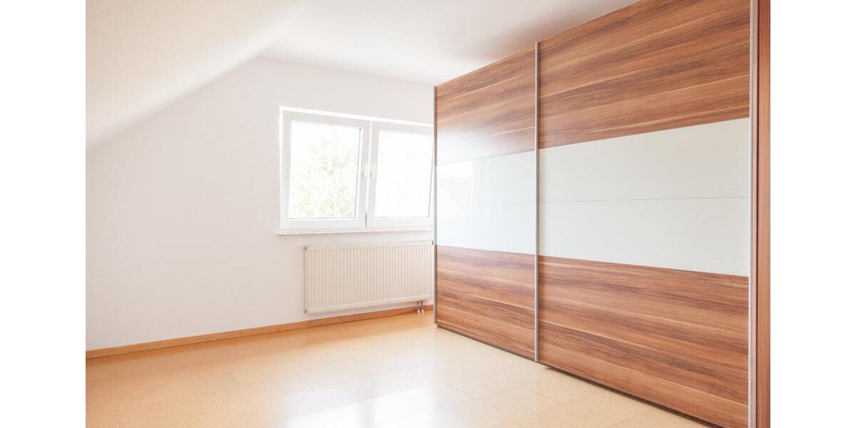 Dachgeschoßwohnung Staufenberg - 3 Zimmer, 96 m&sup2;, 240.000&euro; | Angebot:25390607