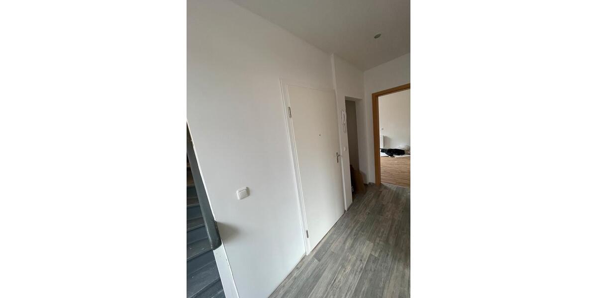 Etagenwohnung Aßlar - 6 Zimmer, 150 m&sup2;, 1.100&euro; | Angebot:25857692