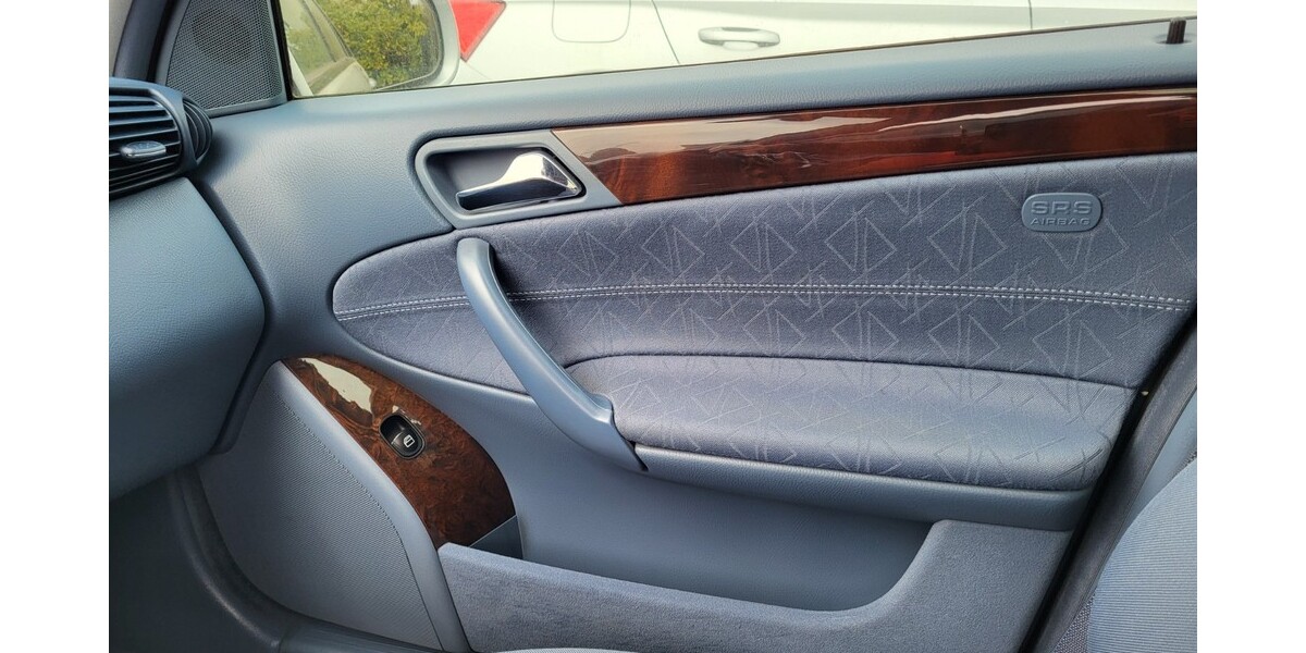 Mercedes-Benz 220 66.300 km 11.900 &euro; Linden 35440