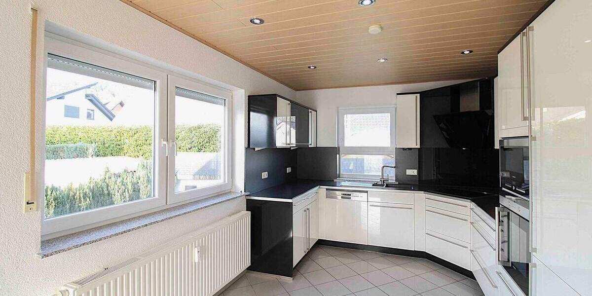 Einfamilienhaus Sinn Fleisbach - 9 Zimmer, 449.000&euro; | Angebot:25681477