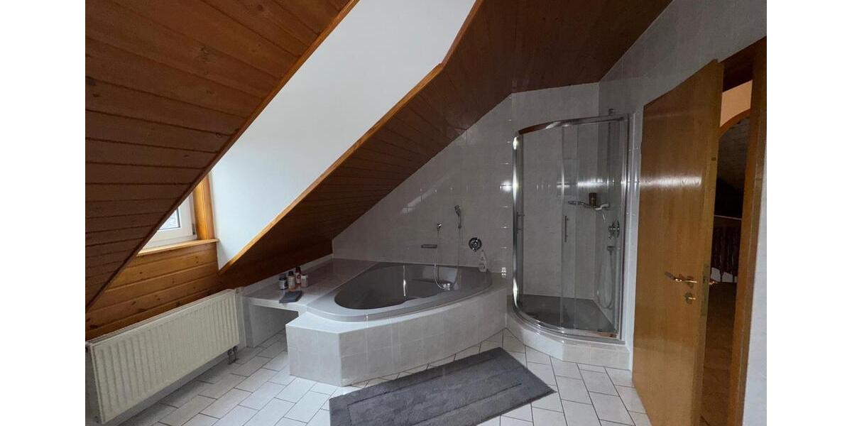 Dachgeschoßwohnung Weilmünster - 3 Zimmer, 123 m&sup2;, 900&euro; | Angebot:25944225