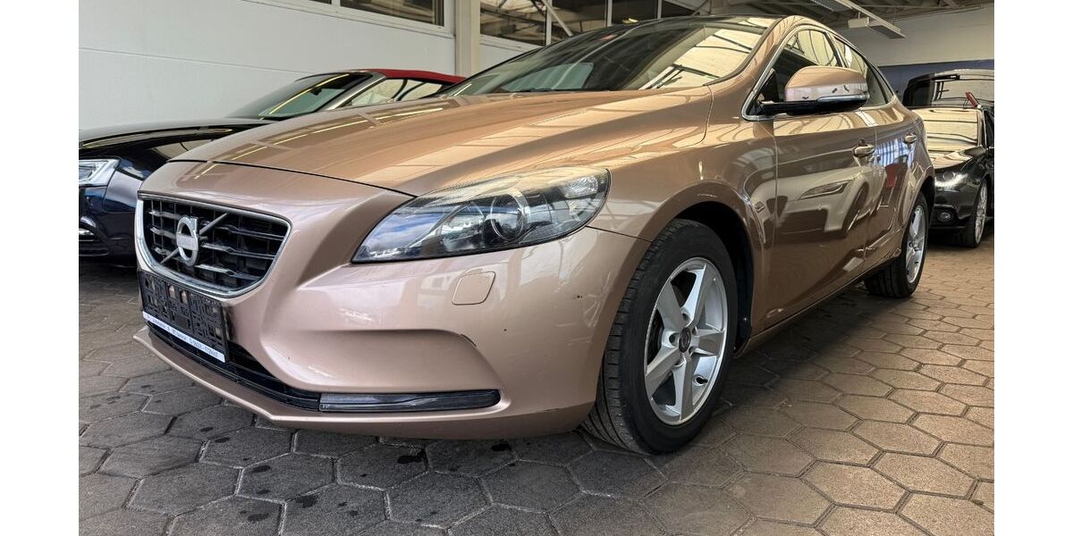 Volvo V40 176.256 km 7.999 &euro; Münzenberg Gambach 35516