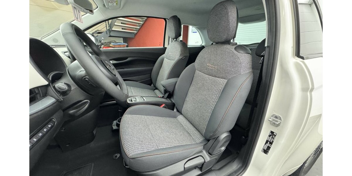 Fiat 500e Icon 1.Hand 42kWh Sitzheizung Kamera 11.300 km 18.770 &euro; Lich 35423