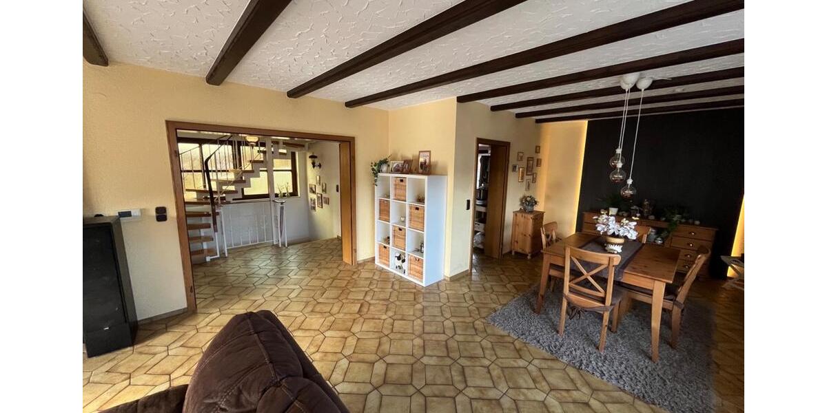 Einfamilienhaus Sinn - 5.5 Zimmer, 166 m&sup2;, 319.000&euro; | Angebot:25918560