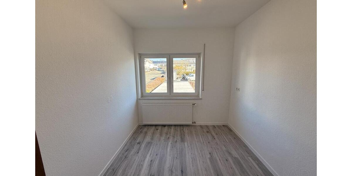 Etagenwohnung Gladenbach - 4 Zimmer, 120 m&sup2;, 990&euro; | Angebot:25327573