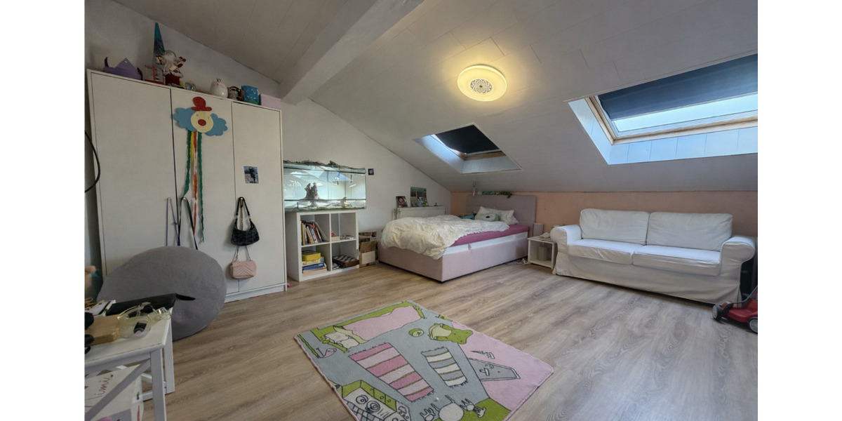 Reihenhaus Grävenwiesbach - 6 Zimmer, 199 m&sup2;, 1.650&euro; | Angebot:25947839