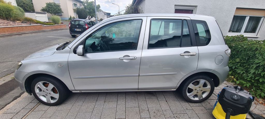 Mazda 2 250.533 km 1.500 &euro; Ehringshausen 35630