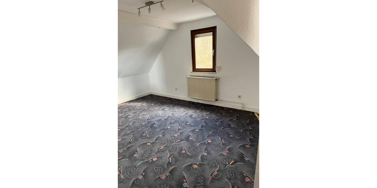 Einfamilienhaus Braunfels - 7 Zimmer, 140 m&sup2;, 1.000&euro; | Angebot:25088036