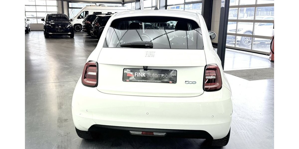 Fiat 500e Icon 1.Hand 42kWh Sitzheizung Kamera 11.300 km 18.770 &euro; Lich 35423