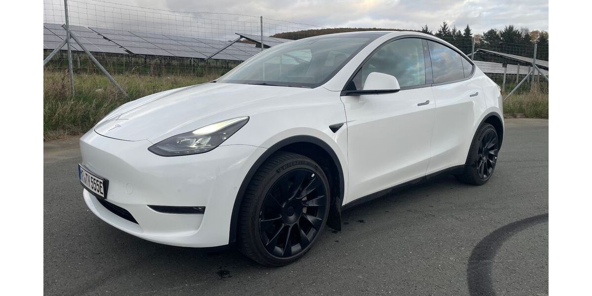 Tesla Model Y 68.000 km 32.500 &euro; lohra 35102