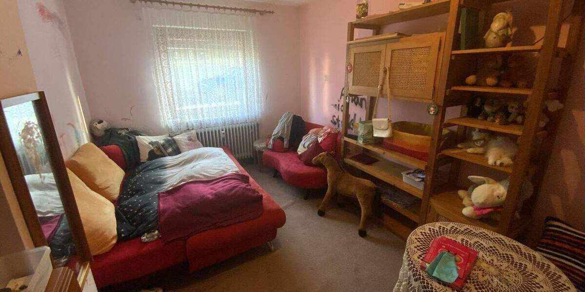 Einfamilienhaus Waldsolms Kraftsolms - 5 Zimmer, 190 m&sup2;, 229.000&euro; | Angebot:25835053